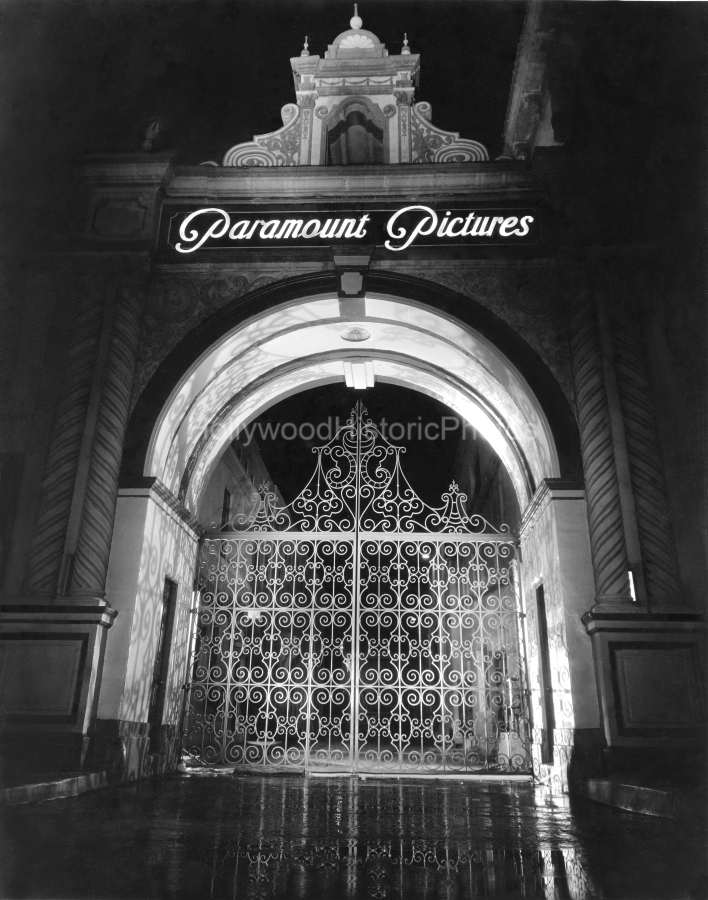 Paramount Pictures 1937 2 Bronson Gate.jpg